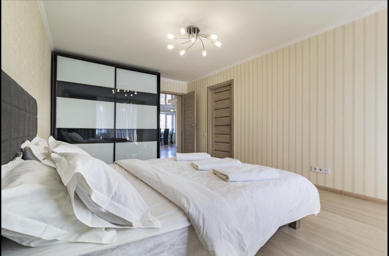 Luxury 2-Bedroom Most City Area, Center Dnipro Exteriör bild